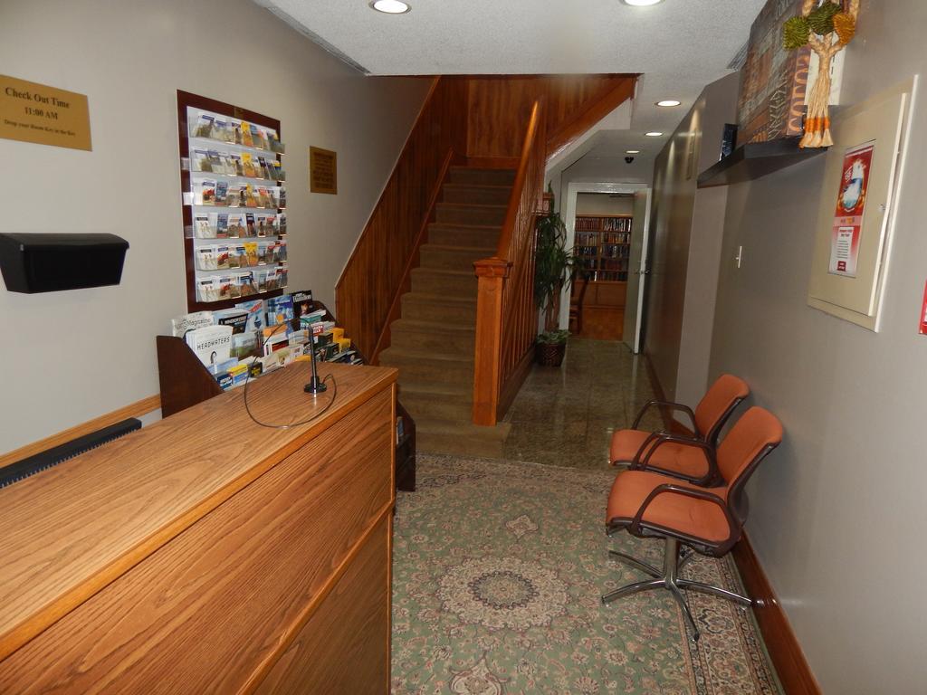 All Days Hostel Торонто Екстериор снимка